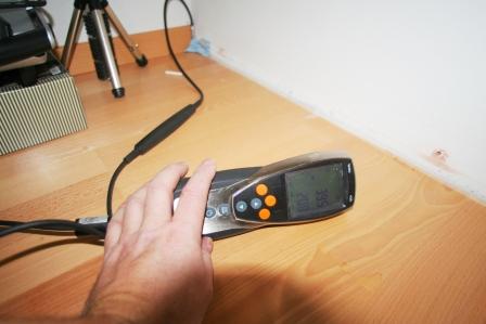 Neubau-Wohnhausanlage 50% der Fenster mit Tauwasser befallen